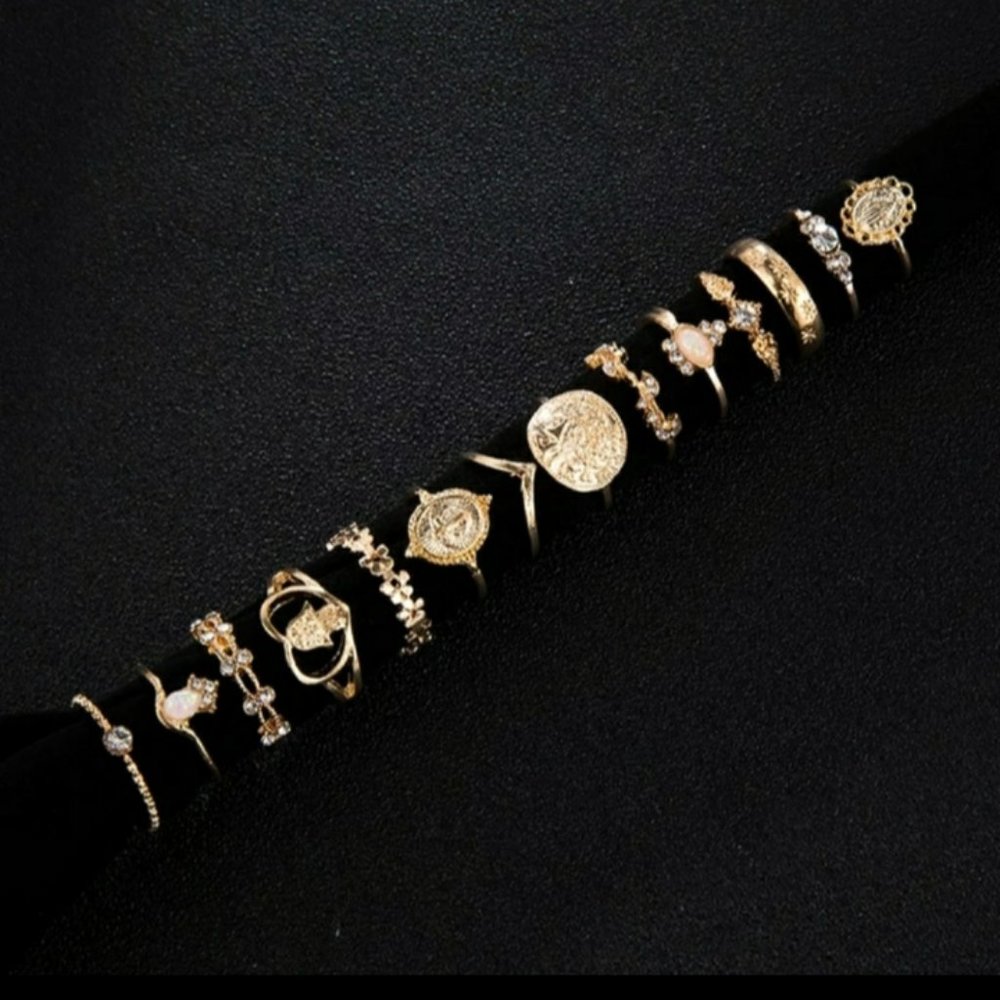 💙3/$15🌟 14k plating 15 pc. Virgin Mary ring set - Picture 4 of 4